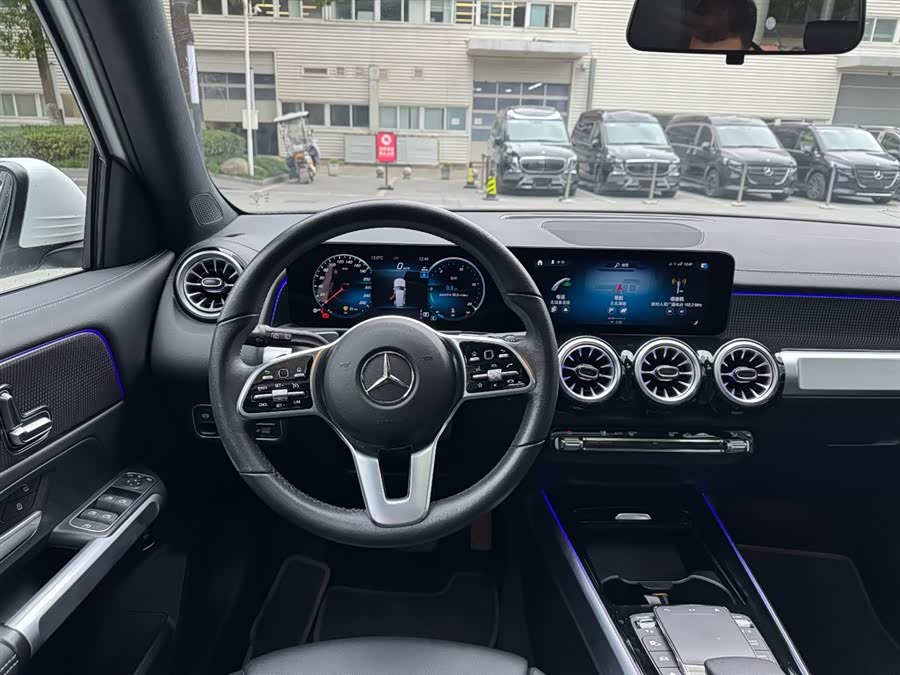 Mercedes-Benz GLB Class 2023 immagine di auto #20