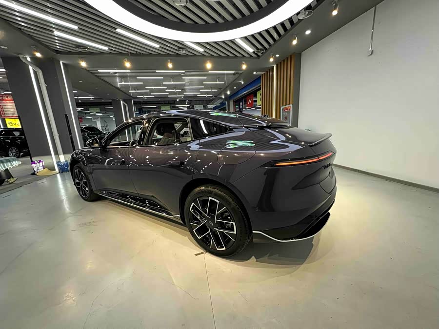 Avatr 06 2025 car image #20