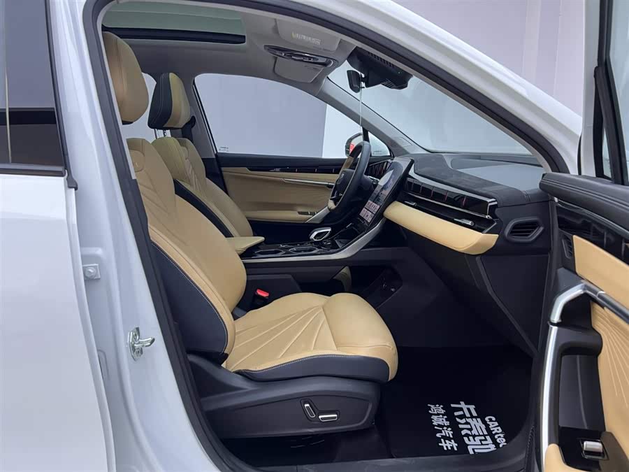 GEELY Boyue L 2023 car image #20