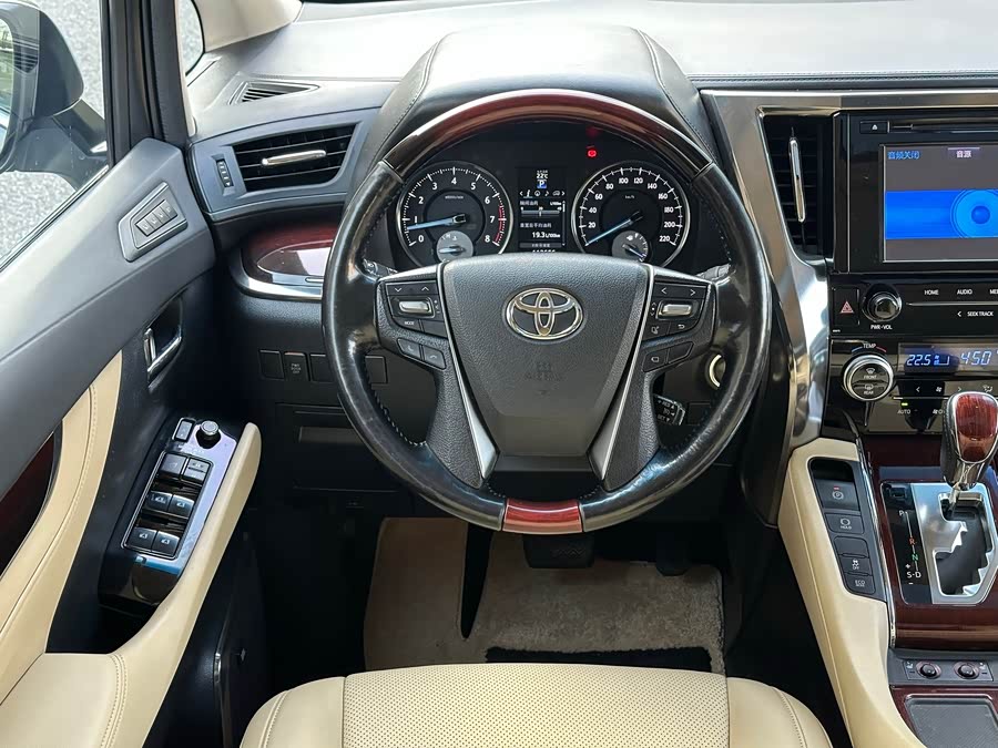 Toyota Alphard 2017 car image #20