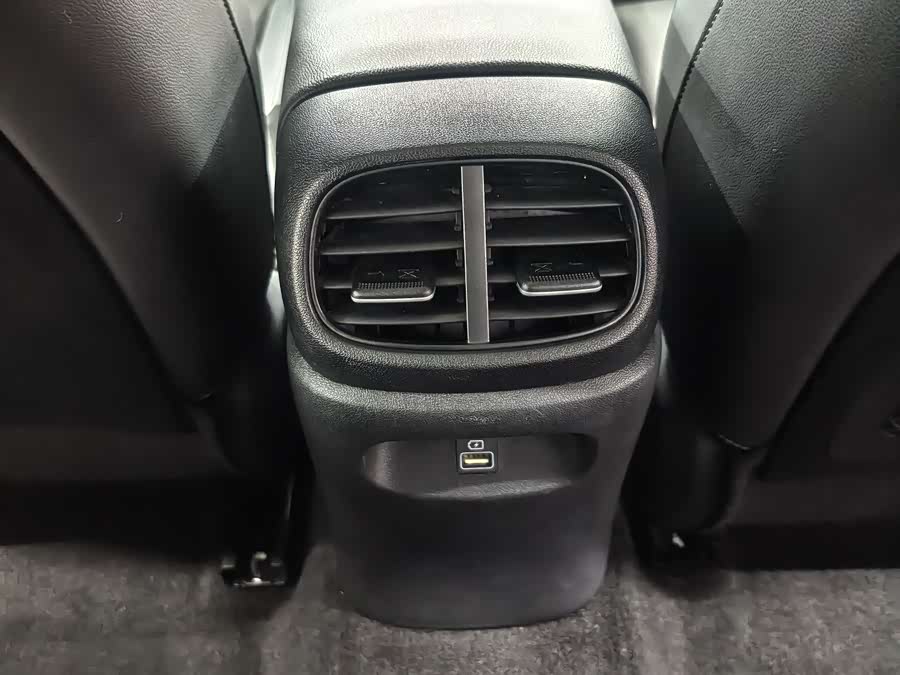 Hyundai Elantra 2023 immagine di auto #20