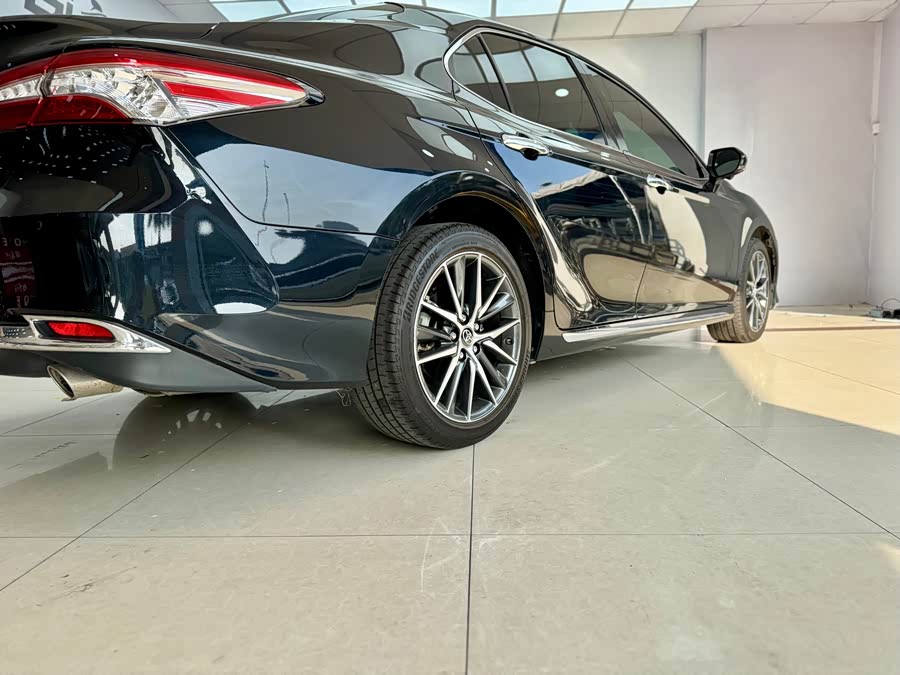 Toyota Camry 2023 car image #20