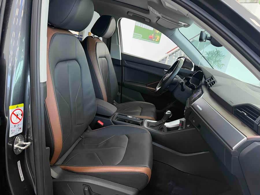 Audi Q3 2021 car image #20