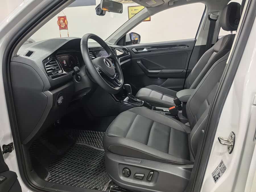 Volkswagen T-Roc 2022 car image #20