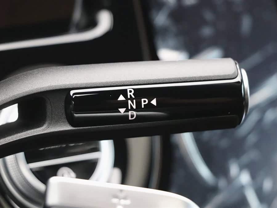 Mercedes-Benz E Class 2025 car image #20