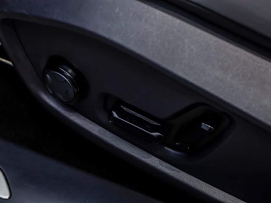 Lynk & Co 08 EM-P 2024 car image #20