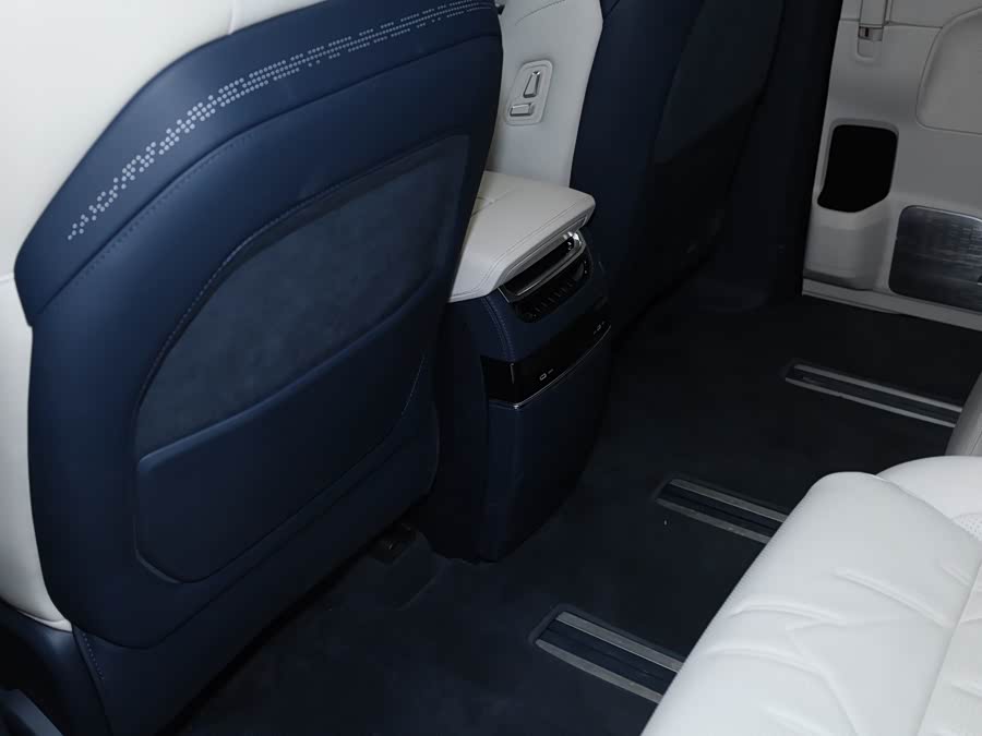 极氪 极氪009 2025 汽车图片 #20