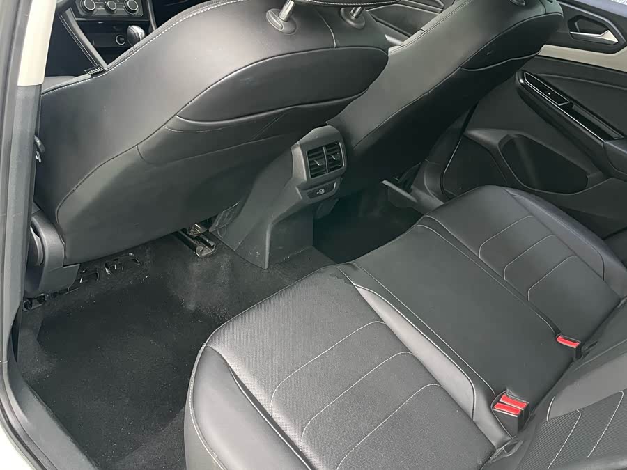 Jetta VS5 2023 imagen de coche #20