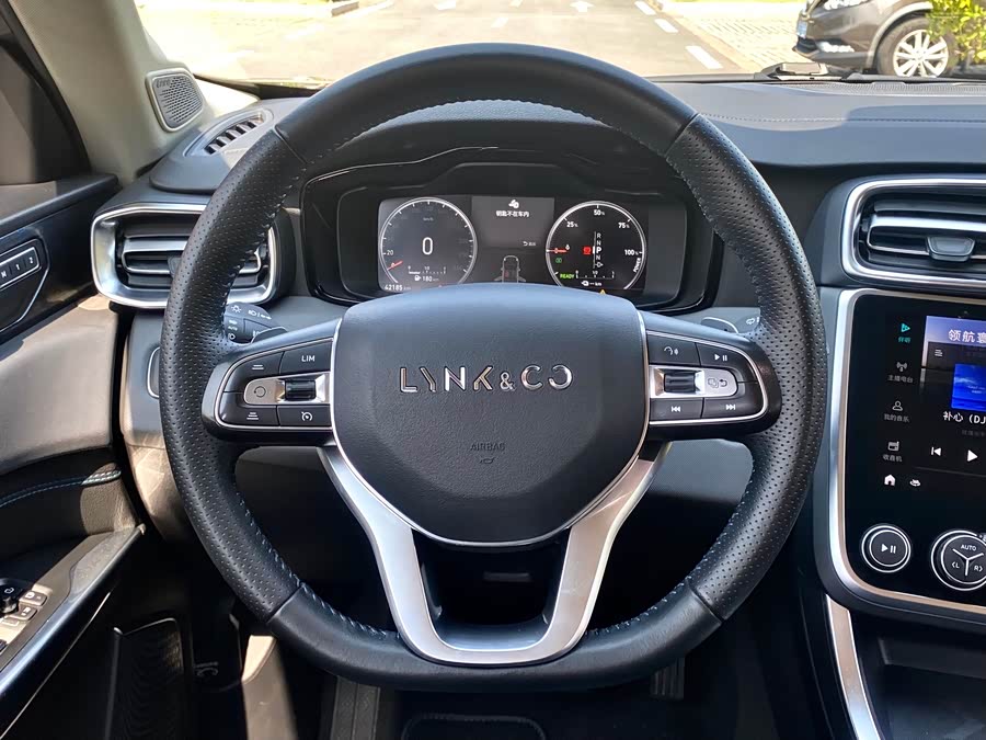 Lynk & Co 01 EM-P 2019 car image #20