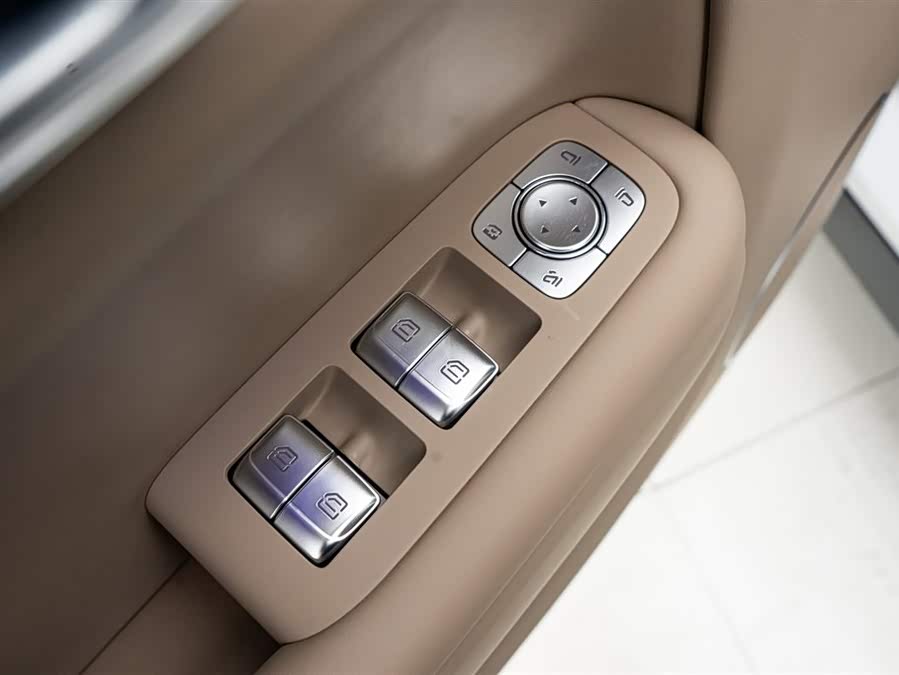 Li L7 2025 immagine di auto #20