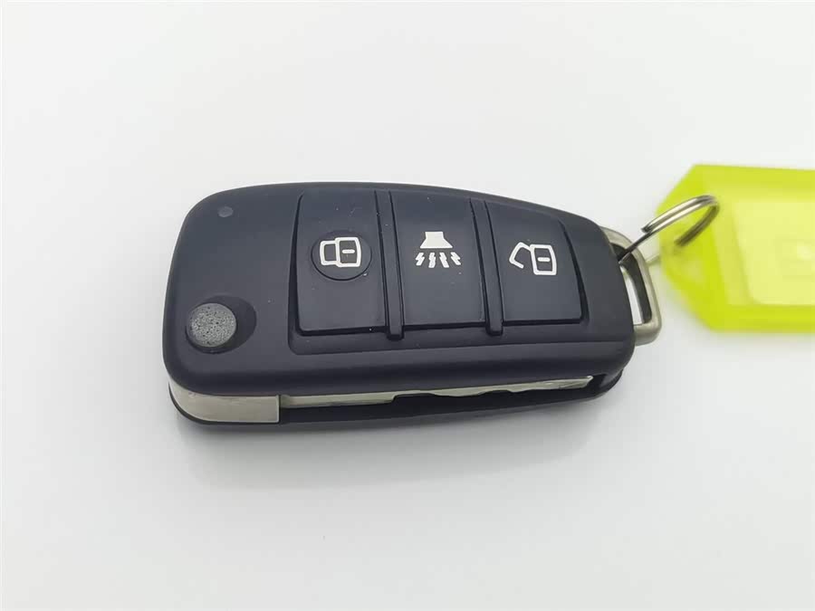 X70M 2022 car image #20