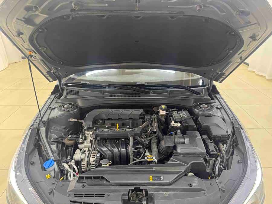 Hyundai Elantra 2022 immagine di auto #20