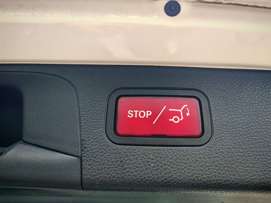 Mercedes-Benz GLC Class 2018 صورة سيارة #20