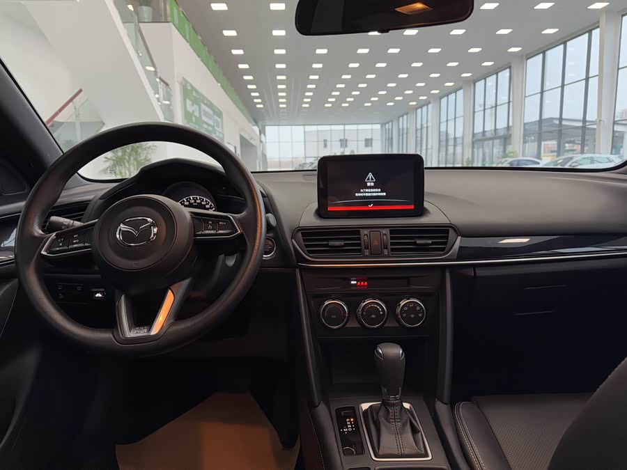 Mazda CX-4 2023 car image #20