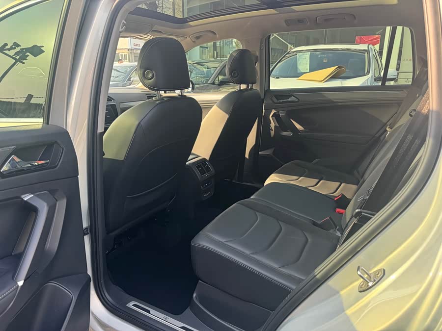 Volkswagen Tiguan L 2021 car image #20