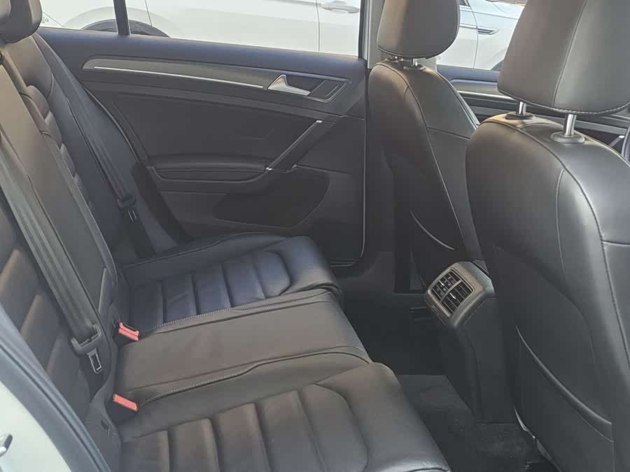 Volkswagen Golf 2016 car image #20