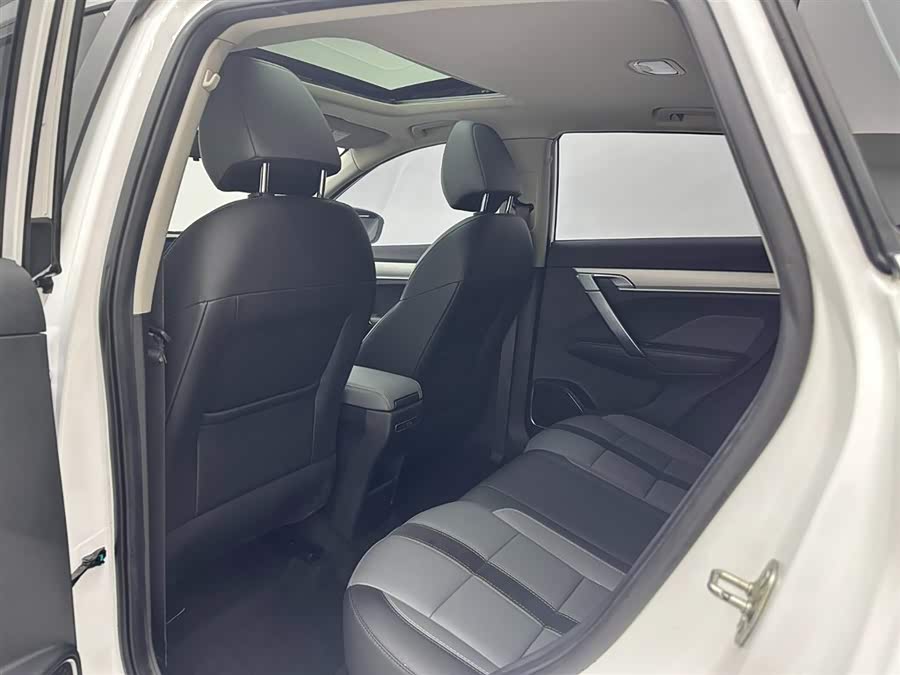 GEELY Coolray 2023 car image #20