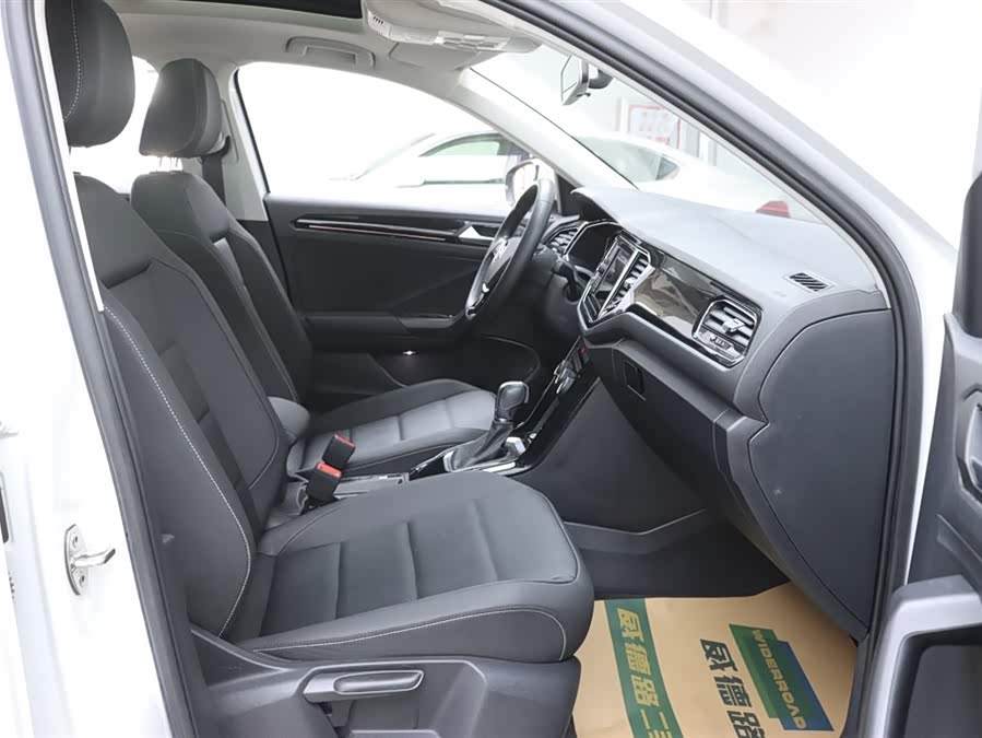 Volkswagen T-Roc 2020 #20 Volkswagen T-Roc 2020 immagine di auto #20