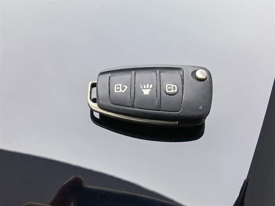 X70M 2022 immagine di auto #20