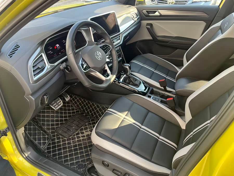 Volkswagen T-Roc 2023 car image #20