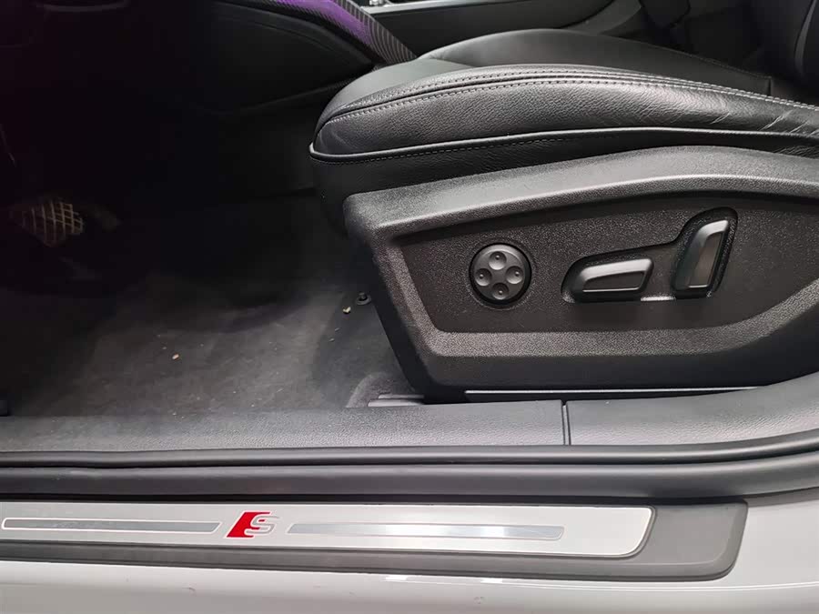 Audi Q2L 2024 صورة سيارة #20