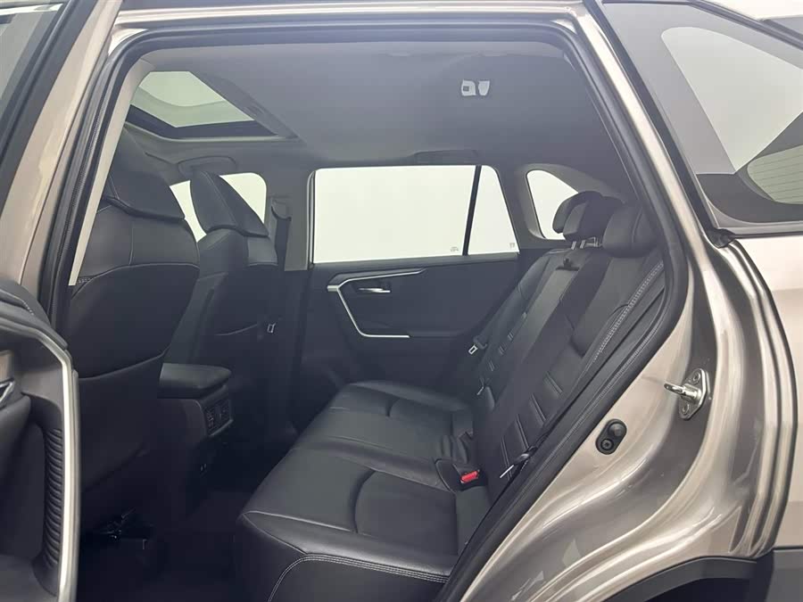 Toyota RAV4 2020 car image #20