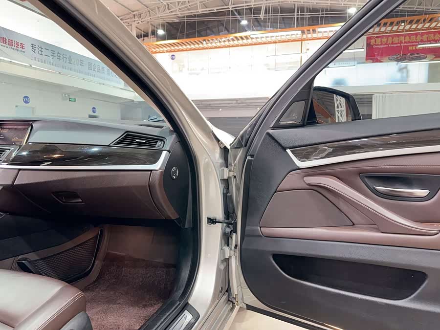 BMW 5 Series 2016 car image #20