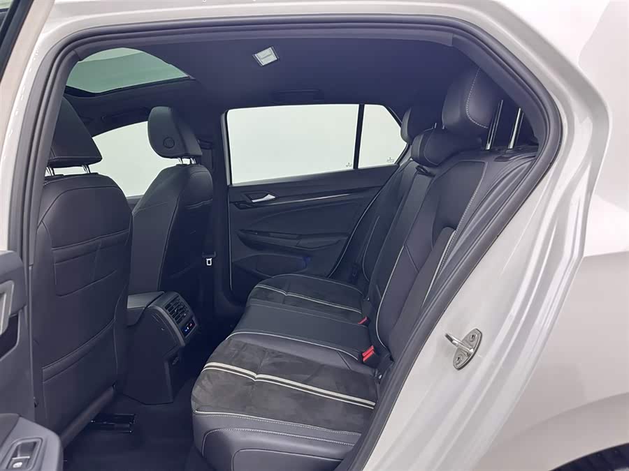 Volkswagen Golf 2020 car image #20
