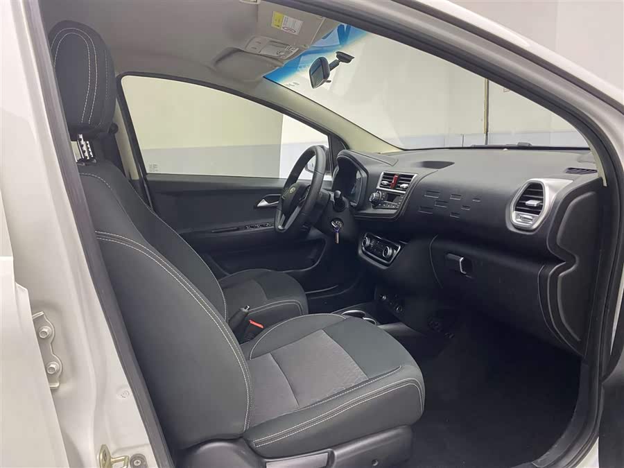 JAC 2019 car image #20