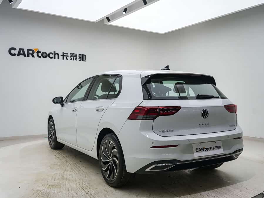 Volkswagen Golf 2022 car image #20