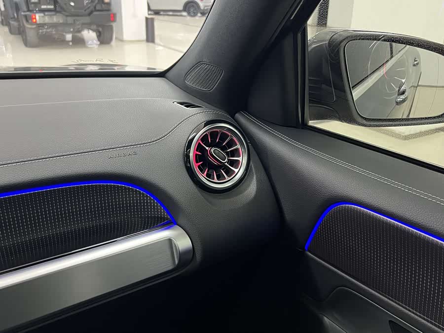 Mercedes-Benz GLB Class 2021 car image #20