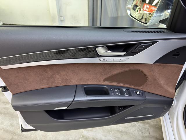 Audi S8 2014 immagine di auto #20