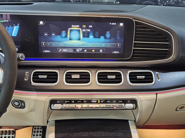 Mercedes-Benz GLS AMG 2023 car image #20