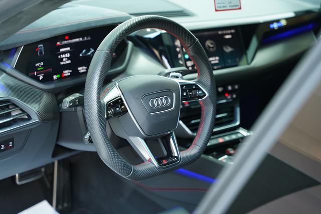 Audi RS e-tron GT 2023 car image #20