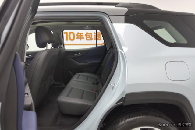 Chevrolet Equinox Plus 2024 car image #20