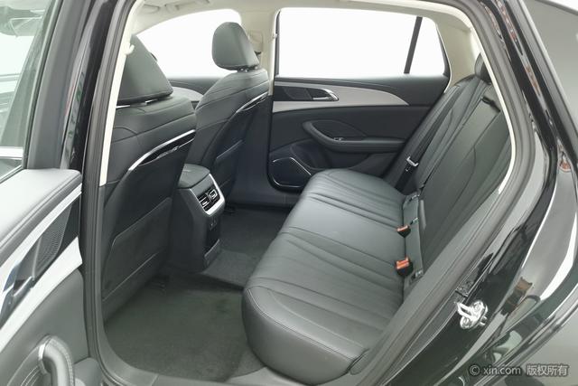 HongQi H5 PHEV 2025 #20 HongQi H5 PHEV 2025 car image #20