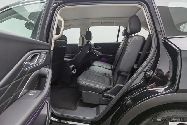 HongQi HS7 PHEV 2025 car image #20