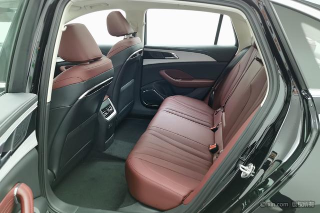 HongQi H5 PHEV 2025 #20 HongQi H5 PHEV 2025 car image #20