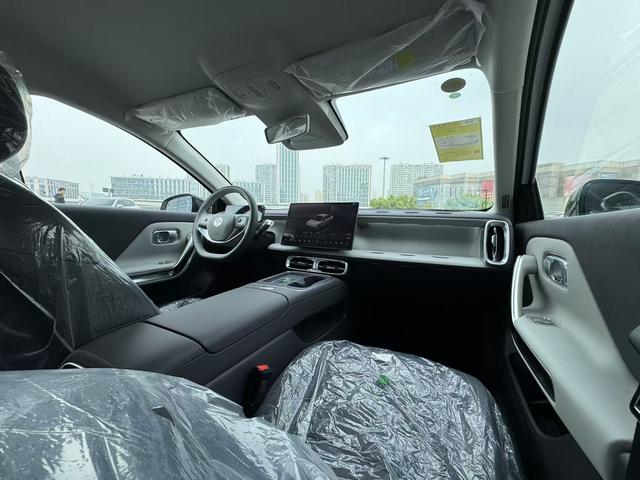 零跑汽车 零跑B01 汽车图片 #20