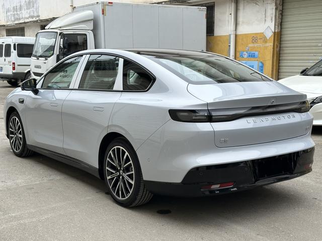 零跑汽车 零跑B01 2025 汽车图片 #20