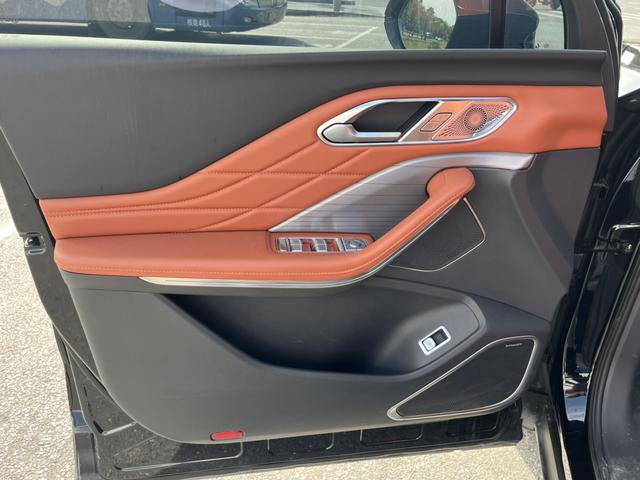 HongQi HS7 PHEV 2025 car image #20