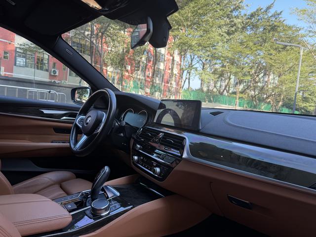 BMW 6 Series GT 2018 #20 BMW 6 Series GT 2018 car image #20