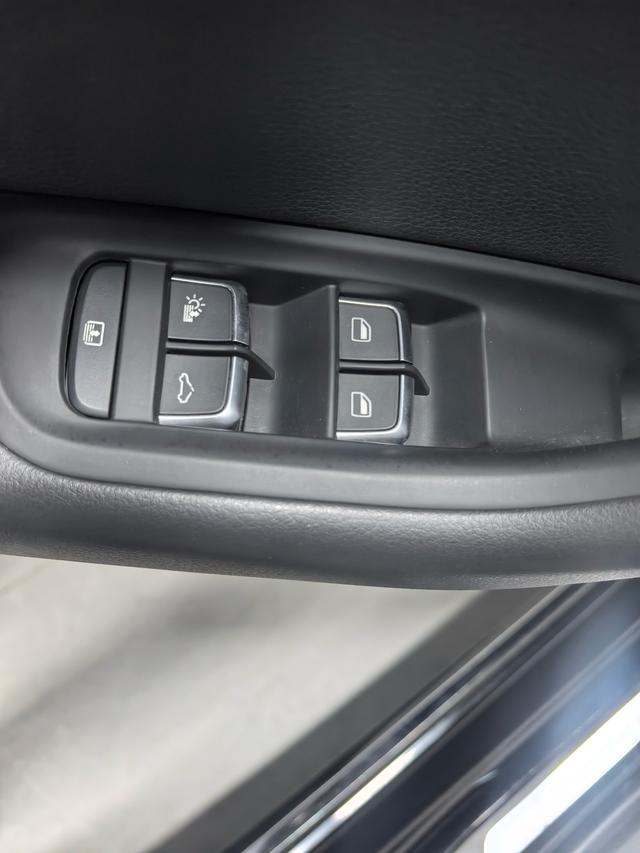 Audi A6L e-tron 2017 #20 Audi A6L e-tron 2017 car image #20