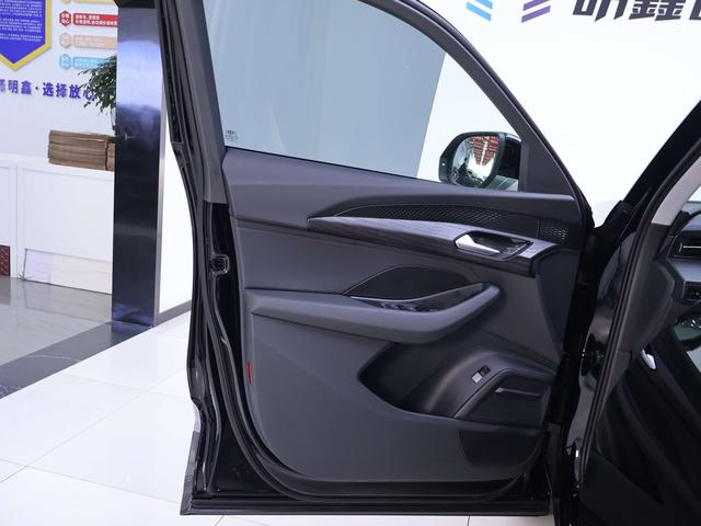 Audi Q6 2025 image de voiture #20