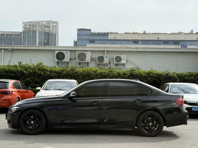 BMW X7 M60i 2018 car image #20