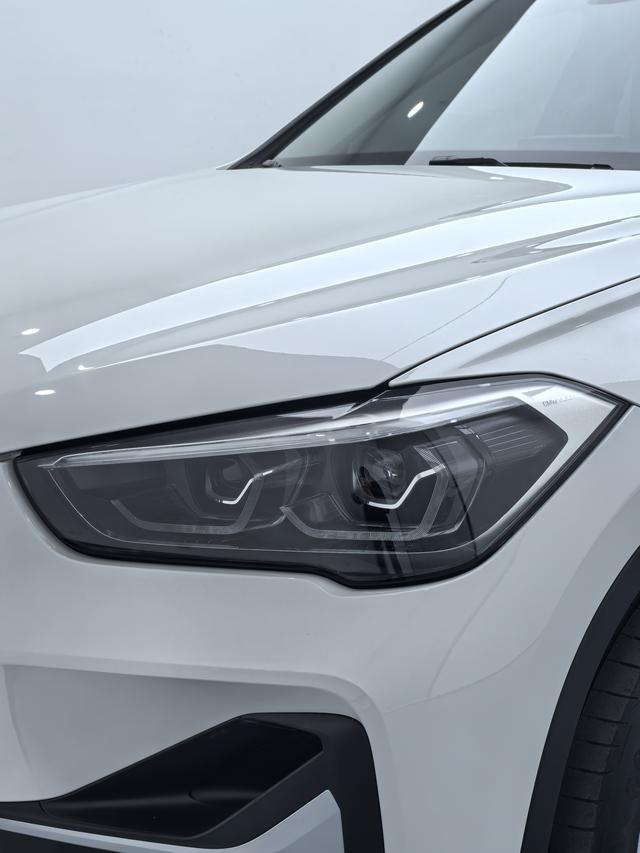 BMW M760Le 2021 #20 BMW M760Le 2021 car image #20