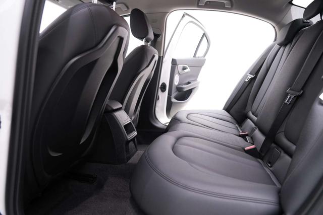 BMW 1 Series 2022 #20 BMW 1 Series 2022 car image #20