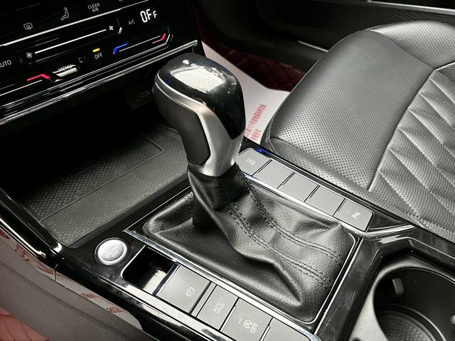 Volkswagen Passat 2020 car image #20