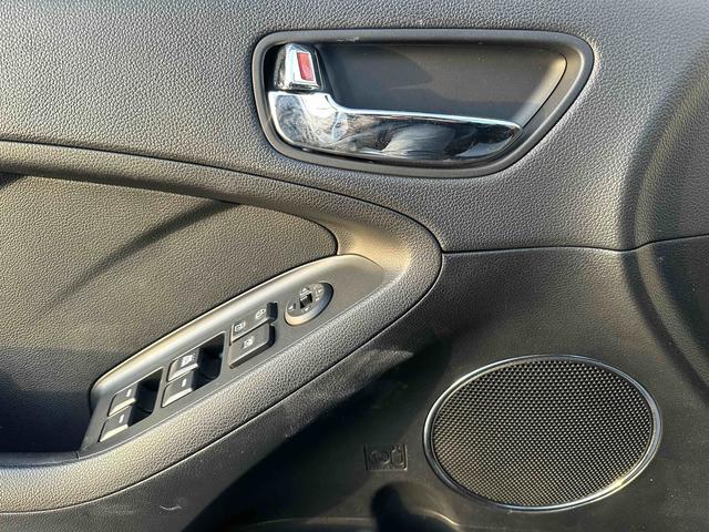 Kia K3 2016 car image #20