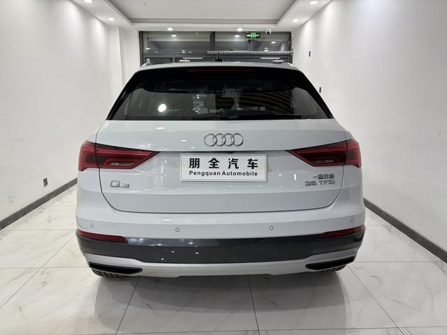 Audi Q3 2022 car image #20